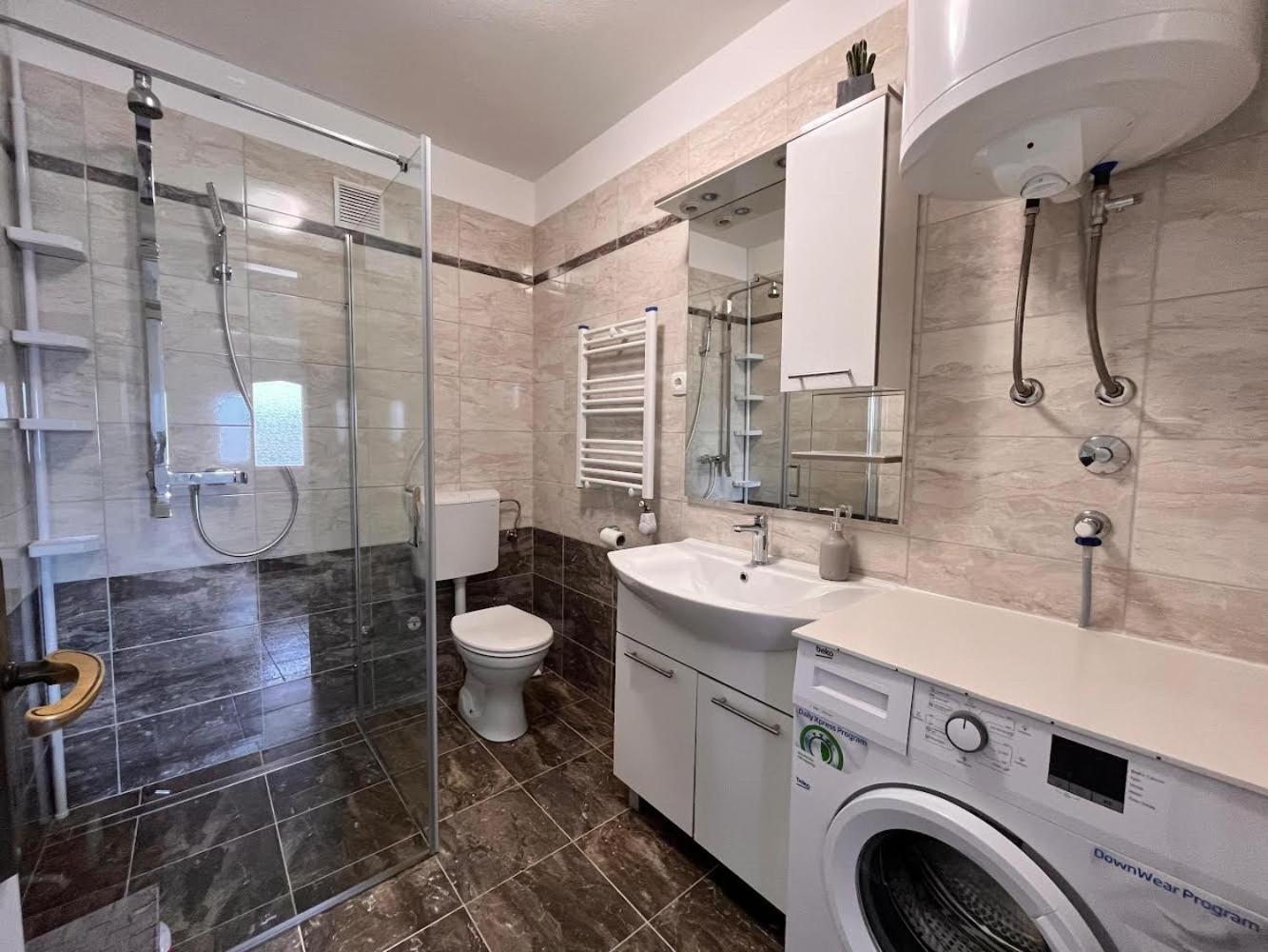 Apartment Oscar มาลีโลชินจ์ ภายนอก รูปภาพ